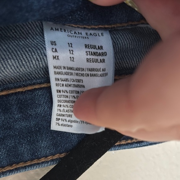 American Eagle Mom Jeans - Picture 3 of 5